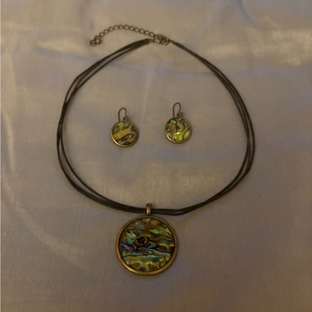Charming Charlie Iridescent Necklace and Earring Set